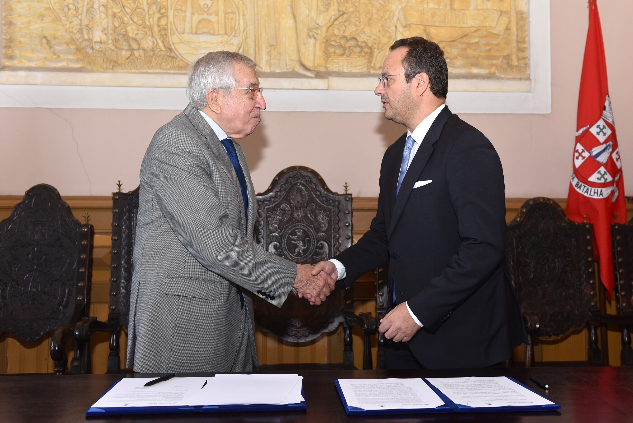 Município de Leiria Assina Acordo de Colaboração com a Fundação "la Caixa" para Implementação do ...