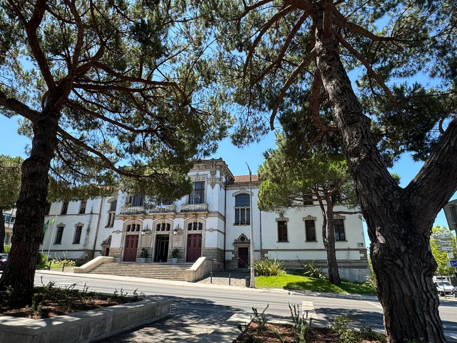 Município reclama reforço de financiamento para oferta de habitação