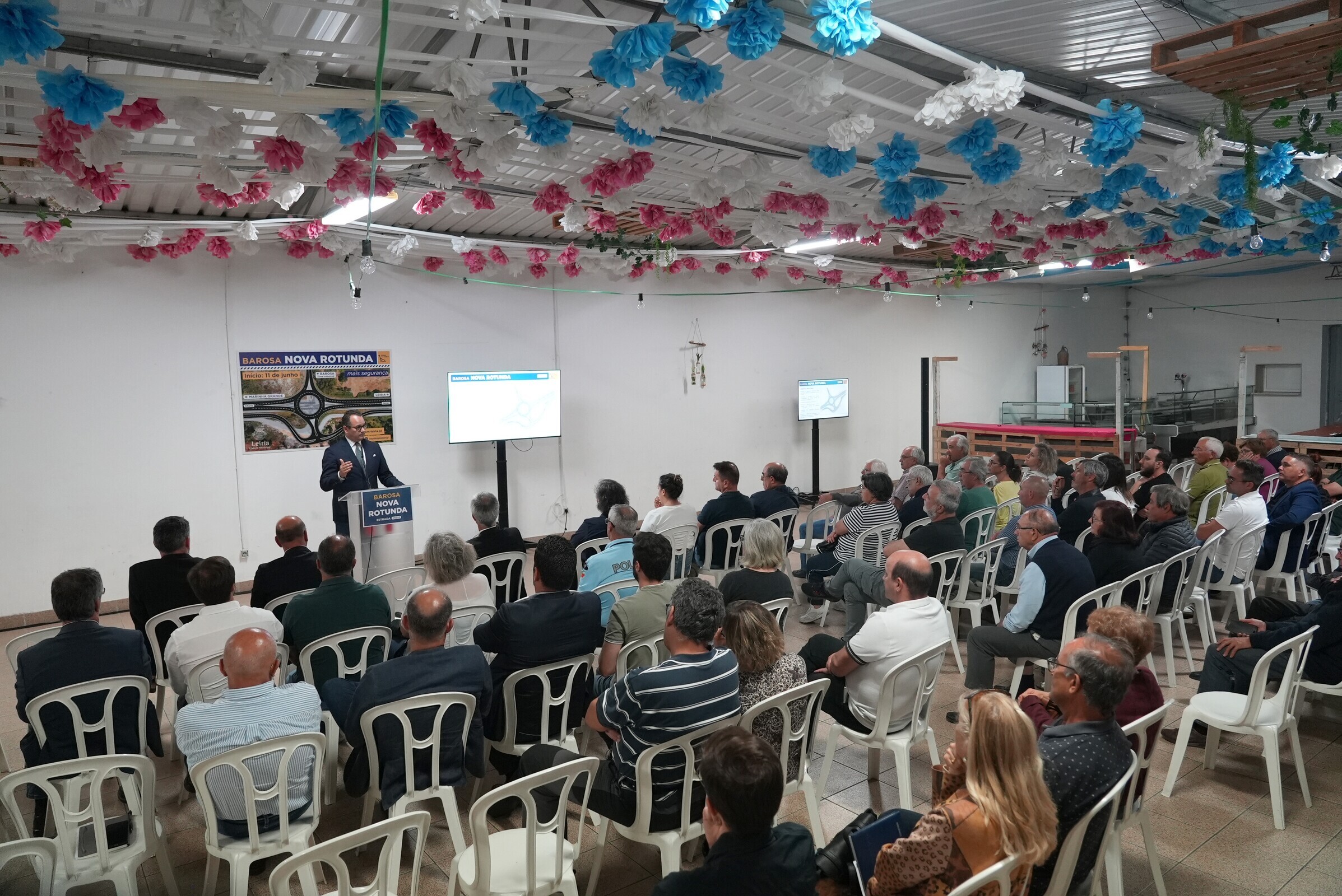 Município explica obra na Rotunda da Barosa em sessão pública