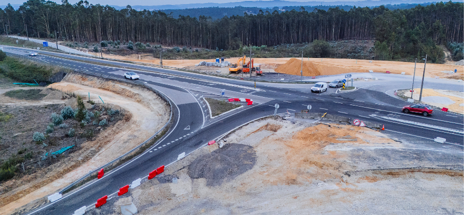 Construção da Rotunda da Barosa avança para nova fase